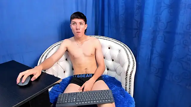 LittleDanny  online show from 09.25.25