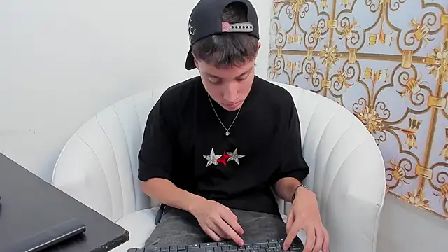 LittleDanny  online show from 11.26.25