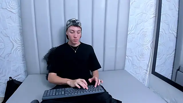 LittleDanny  online show from 12.01.25