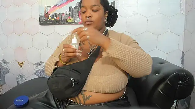 Snapshot of Anaa_Fuentess chatting on 04.08.26 Anaa Fuentess online show from 04.08.26