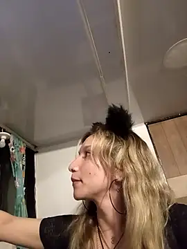 Snapshot of Licethf00x chatting on 10.26.25 Licethf00x online show from 10.26.25