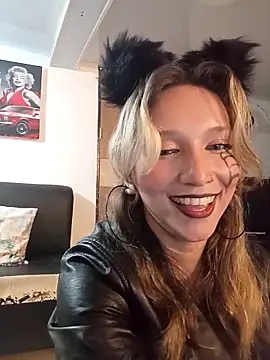 Snapshot of Licethf00x chatting on 10.31.25 Licethf00x online show from 10.31.25