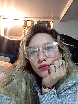 Snapshot of Licethf00x chatting on 11.03.25 Licethf00x online show from 11.03.25