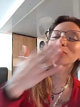Snapshot of Licethf00x chatting on 12.18.25 Licethf00x online show from 12.18.25