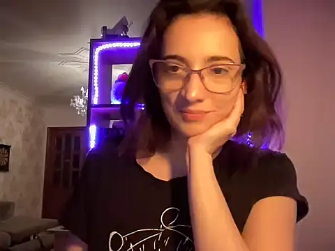 Tomiriss online show from 09.20.25