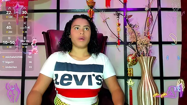 Snapshot of amy_wife chatting on 09.09.25 amy wife online show from 09.09.25