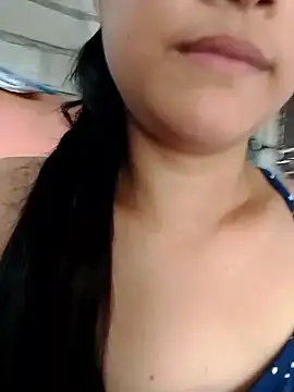 Snapshot of Pretty-Queen21 chatting on 10.18.25 Pretty-Queen21 online show from 10.18.25