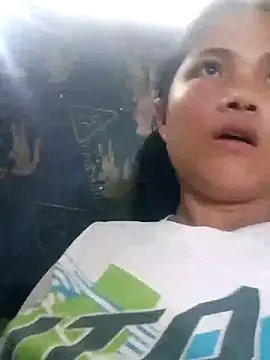 Snapshot of Pretty-Queen21 chatting on 10.20.25 Pretty-Queen21 online show from 10.20.25