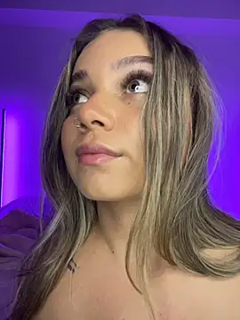 AnnyLopezzz  online show from 09.28.25