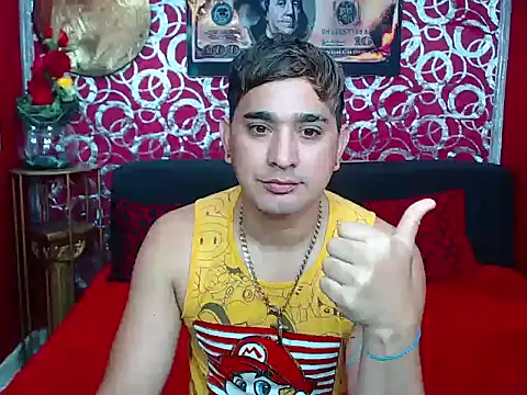 Snapshot of JHOVA23CM chatting on 09.29.25 JHOVA23CM online show from 09.29.25