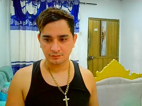 Snapshot of JHOVA23CM chatting on 10.10.25 JHOVA23CM online show from 10.10.25