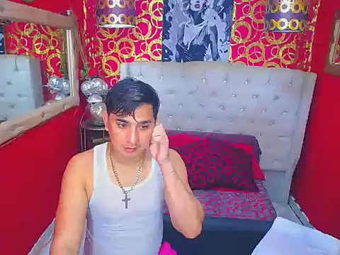 Snapshot of JHOVA23CM chatting on 11.14.25 JHOVA23CM online show from 11.14.25