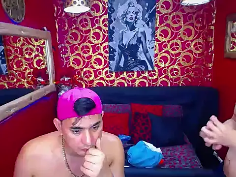 Snapshot of JHOVA23CM chatting on 12.04.25 JHOVA23CM online show from 12.04.25