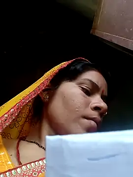 Idhika Handoo online show from 09.12.25