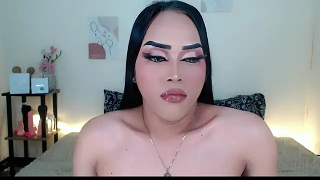 Lessandra Lust online show from 10.11.25