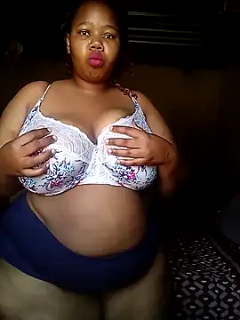 Snapshot of Curvycandy95 chatting on 09.10.25 Curvycandy95 online show from 09.10.25