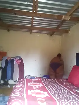 Snapshot of Curvycandy95 chatting on 11.06.25 Curvycandy95 online show from 11.06.25