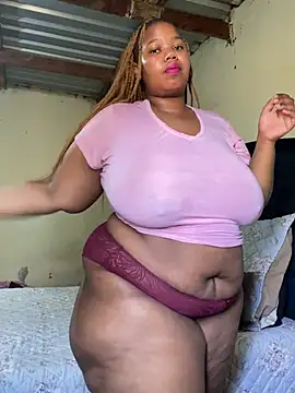 Snapshot of Curvycandy95 chatting on 06.20.26 Curvycandy95 online show from 06.20.26