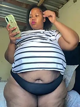 Snapshot of Curvycandy95 chatting on 07.21.26 Curvycandy95 online show from 07.21.26