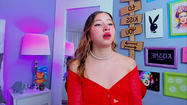 mia skys online show from 11.28.25