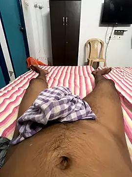 Snapshot of usermood2000 chatting on 11.05.25 usermood2000 online show from 11.05.25