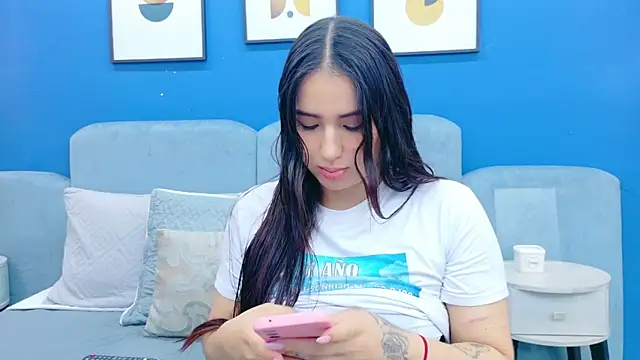 Ashley Evans22 online show from 11.05.25