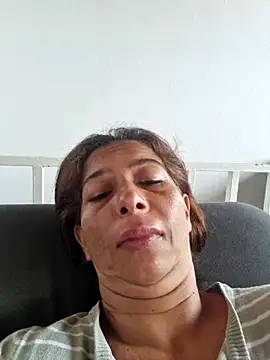 Snapshot of maleja23 chatting on 04.11.26 maleja23 online show from 04.11.26