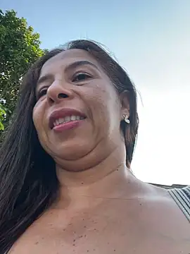 Snapshot of maleja23 chatting on 04.15.26 maleja23 online show from 04.15.26