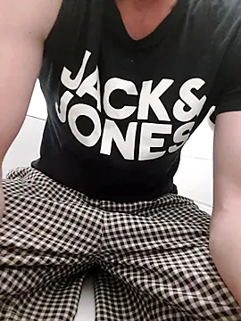 Snapshot of Hahahhdsj112 chatting on 10.04.25 Hahahhdsj112 online show from 10.04.25