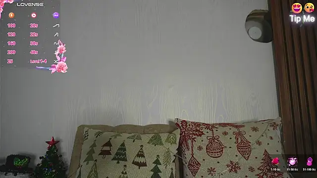 Roxybeautyy online show from 12.21.25