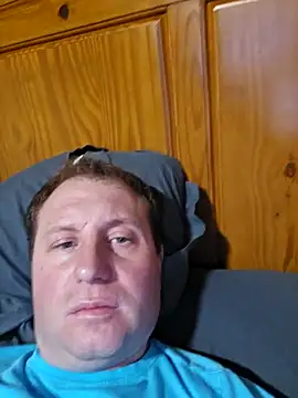 Snapshot of Ricotta1 chatting on 12.18.25 Ricotta1 online show from 12.18.25