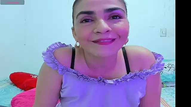 woman rosse online show from 09.19.25