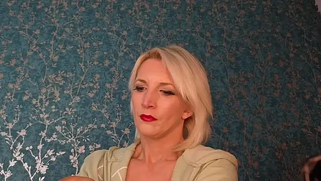 SereneXX online show from 10.11.25