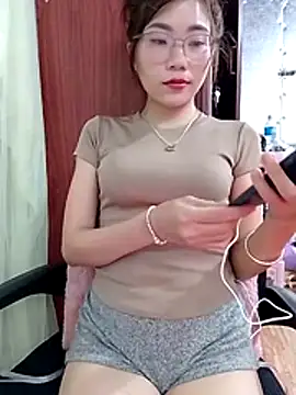 MyMy08 online show from 11.28.25