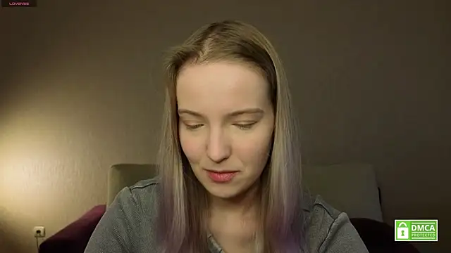 Snapshot of HongTomczak chatting on 04.03.26 HongTomczak online show from 04.03.26