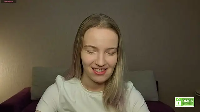 Snapshot of HongTomczak chatting on 04.10.26 HongTomczak online show from 04.10.26