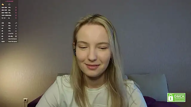 Snapshot of HongTomczak chatting on 06.14.26 HongTomczak online show from 06.14.26