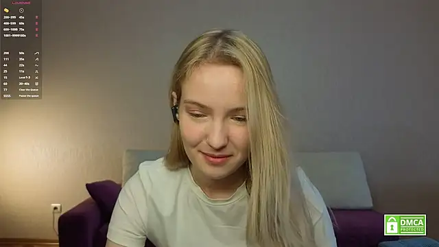 Snapshot of HongTomczak chatting on 06.18.26 HongTomczak online show from 06.18.26