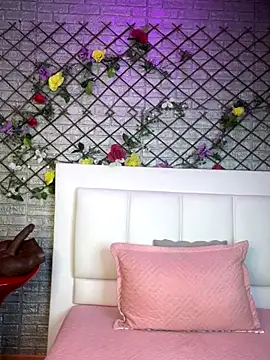 Snapshot of MiaKiss7 chatting on 09.08.25 MiaKiss7 online show from 09.08.25