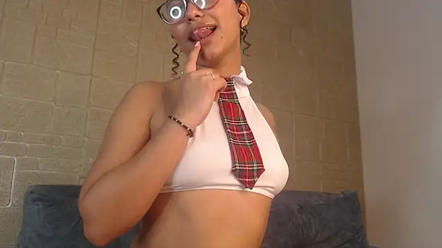 Snapshot of MiaKiss7 chatting on 09.23.25 MiaKiss7 online show from 09.23.25