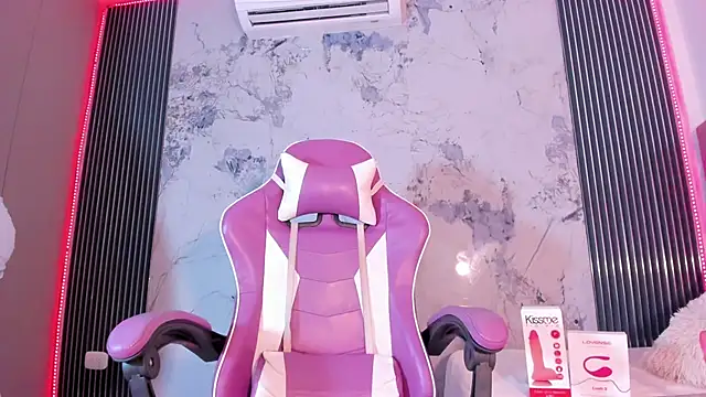 Mia Duarte1 online show from 10.17.25