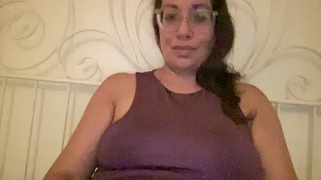 Snapshot of RosaFreya chatting on 06.27.26 RosaFreya online show from 06.27.26