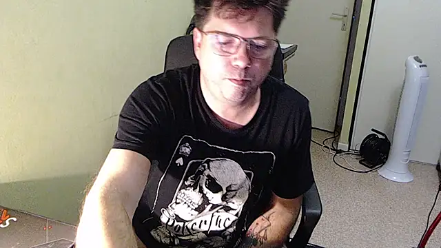 blueandwhite1 online show from 11.12.25