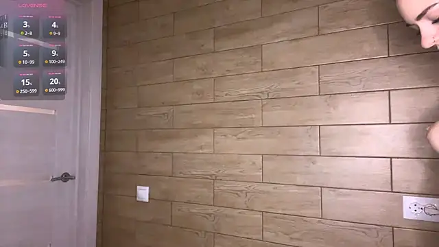 TianaWidell online show from 12.15.25