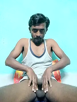 Snapshot of ShinuRoy chatting on 12.20.25 ShinuRoy online show from 12.20.25