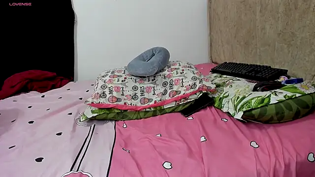 Snapshot of kinky_sexyhot chatting on 10.03.25 kinky sexyhot online show from 10.03.25