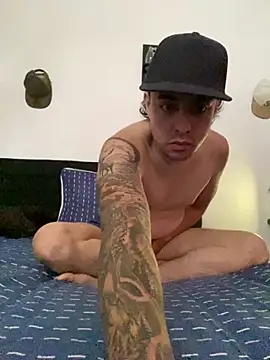 Snapshot of Jaguer2213 chatting on 10.19.25 Jaguer2213 online show from 10.19.25