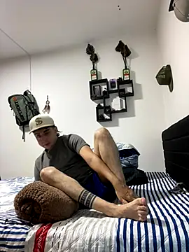 Snapshot of Jaguer2213 chatting on 11.04.25 Jaguer2213 online show from 11.04.25