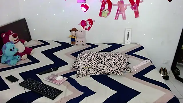 Zoe small online show from 02.26.26