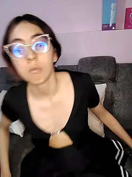 AnnieSparkle online show from 10.16.25